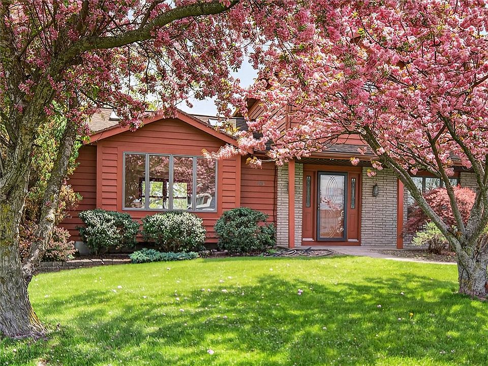 1st image of 51 Clearwater Cir