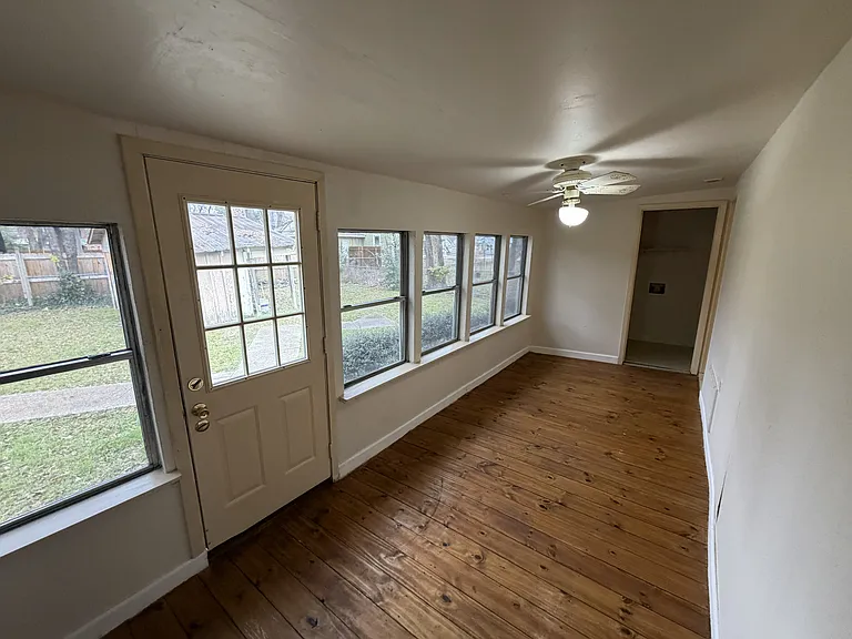 203 E Brin St — Photo 10
