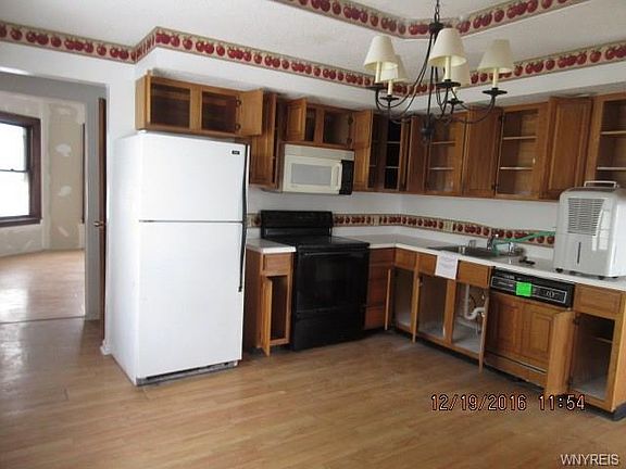 4th image of 210 81st St