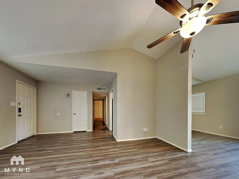2822 Canary Ln — Photo 5