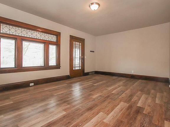 2nd image of 3905 Brooklyn Ave #1DN