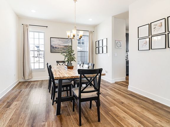 4th image of 21042 Coventry Cir