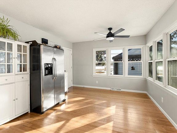 4th image of 224 Janice Ave