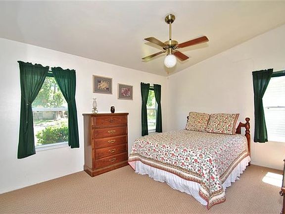 5th image of 808 N Pecan St