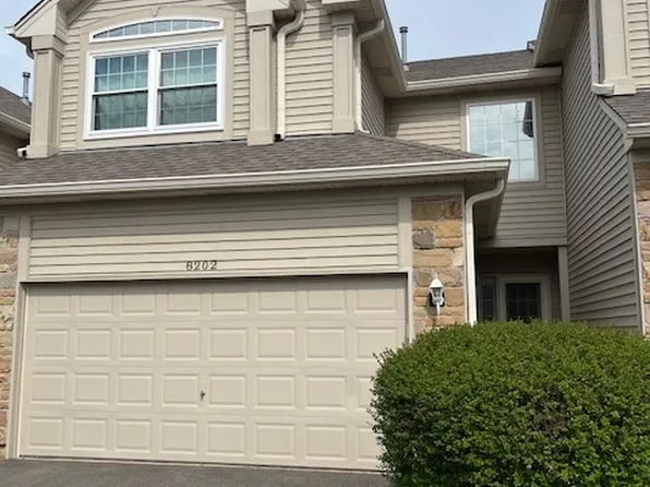 8202 Sierra Woods Ct #8202, Carpentersville, IL 60110