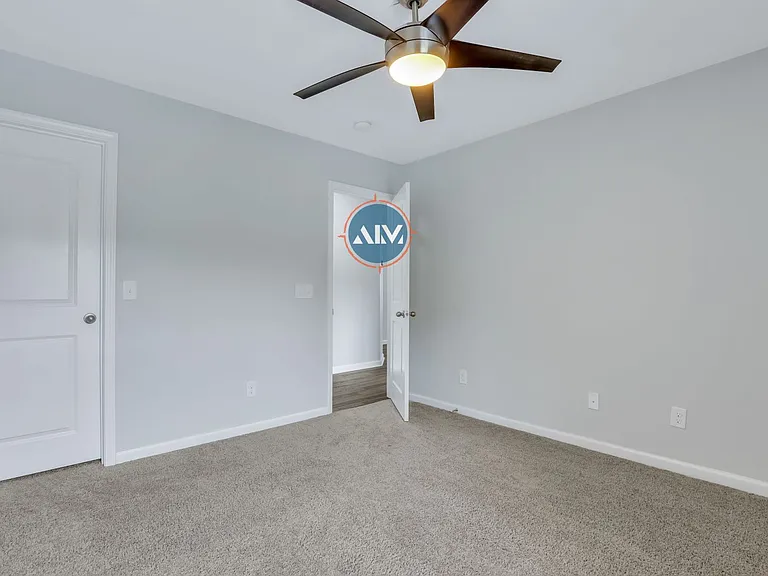 211 Heritage Pkwy — Photo 25