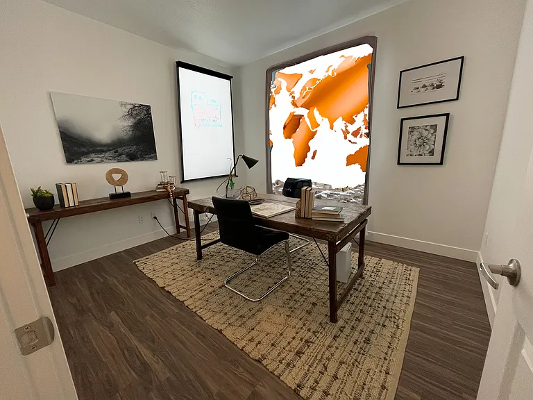 Tanaraq on 5th — Photo 11