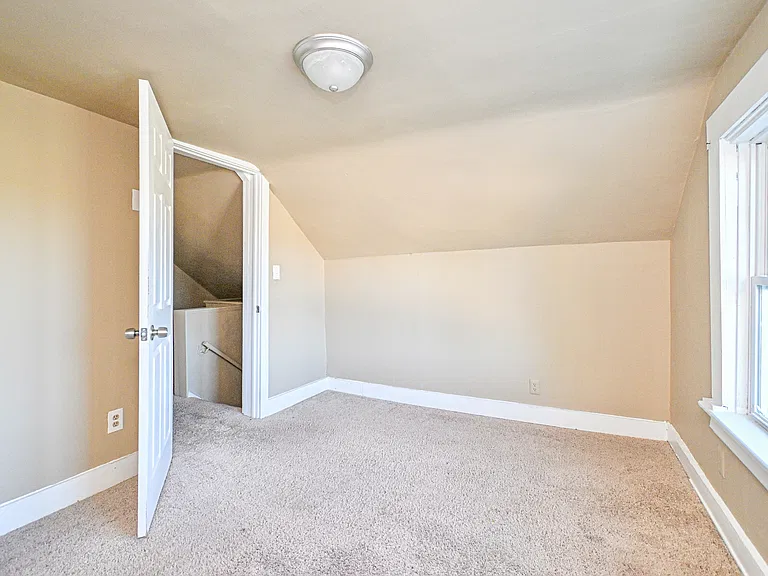 962 Hawthorne Ave #2 — Photo 32