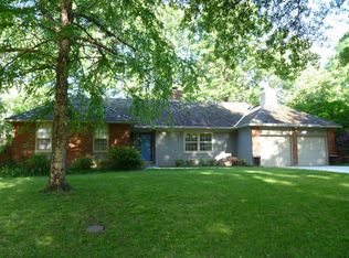 9412 Wenonga Rd, Leawood, KS 66206