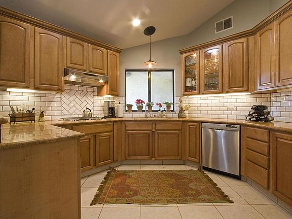 5th image of 6110 Gitana Ave