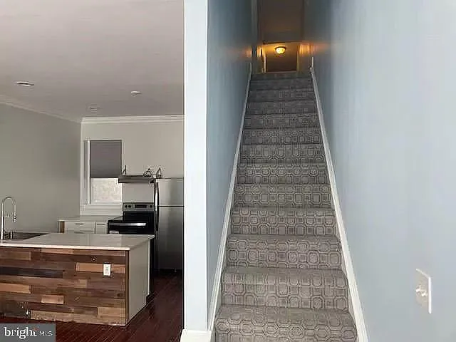 3 bed, 2.0 bath, 1600 sqft, $2,500 — Photo 4