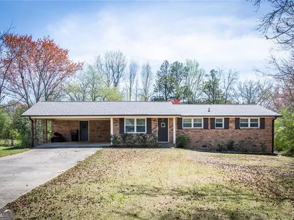 6348 Garnet Dr, Douglasville, GA 30135