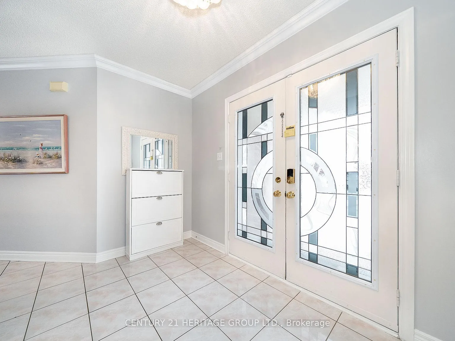 4 bed, $3,800 — Photo 2