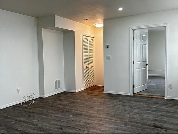 3rd image of 121 Ada Dr Floor 1