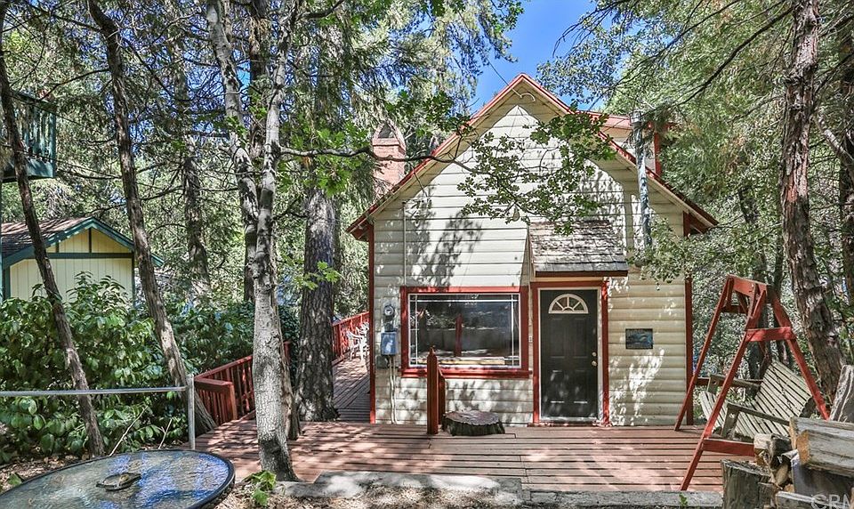 1st image of 23990 Wildwood Ln
