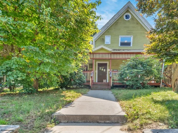 56 Park St, Hudson, MA 01749