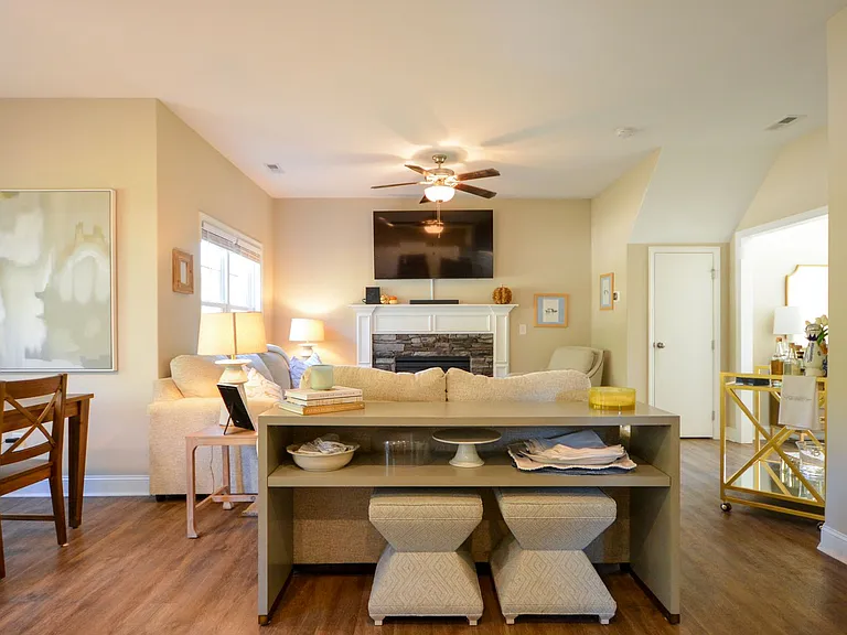520 Everett Glades — Photo 7