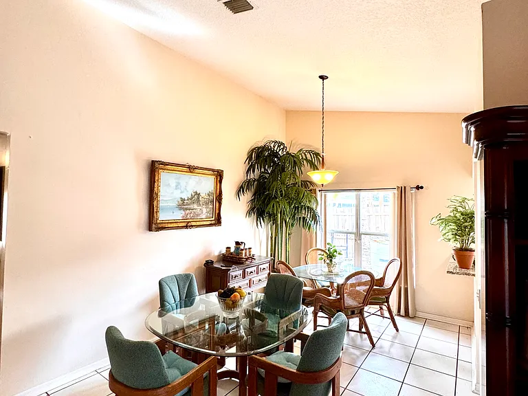 11223 Thicket Ct — Photo 15