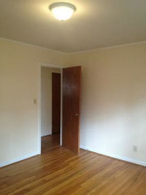 3rd image of 1024 N Pine Knoll Dr