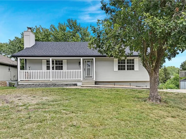 205 N Darrowby Dr, Raymore, MO 64083