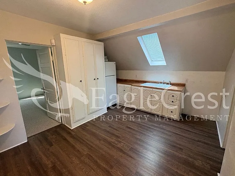 613 Locust St — Photo 32