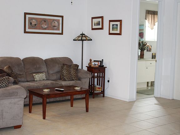 Fla.room with1/2 bath