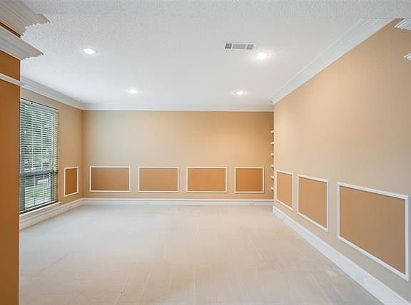 4th image of 2728 Woodbridge Dr