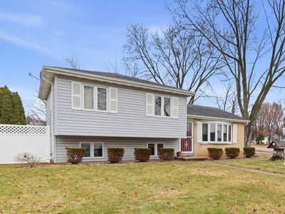 1107 Honeysuckle Ln, Neenah, WI, 54956