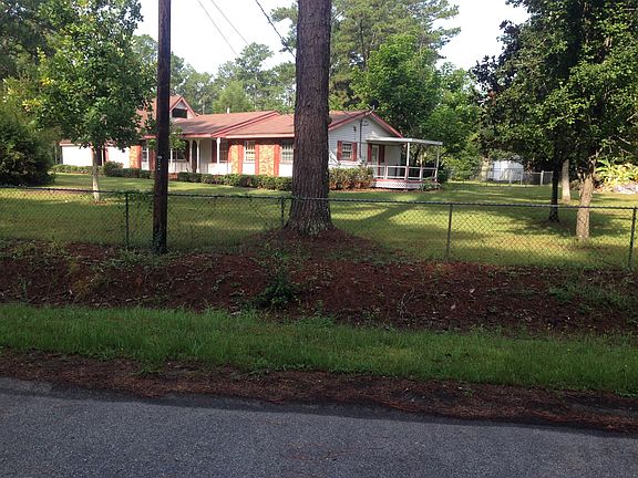 Right side view of house