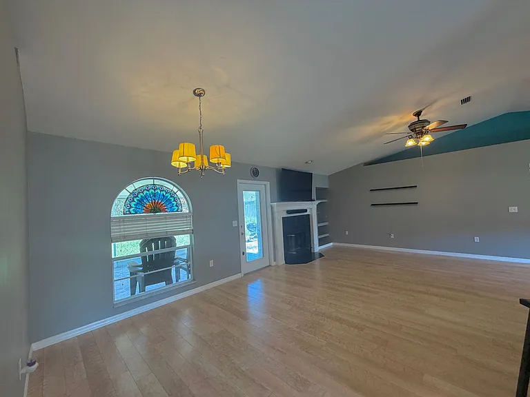3946 NW 59th Ave — Photo 4