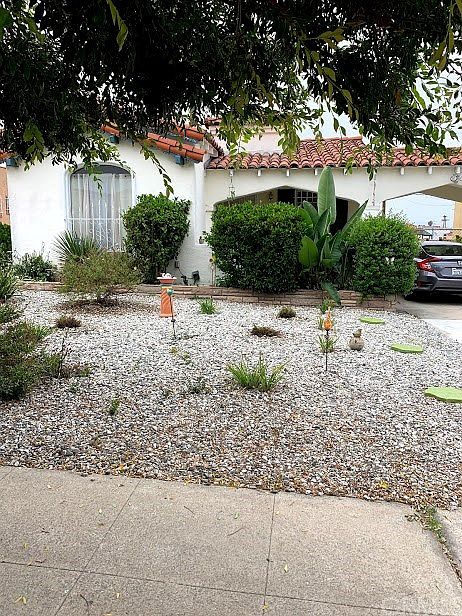 1st image of 3133 W 76th St
