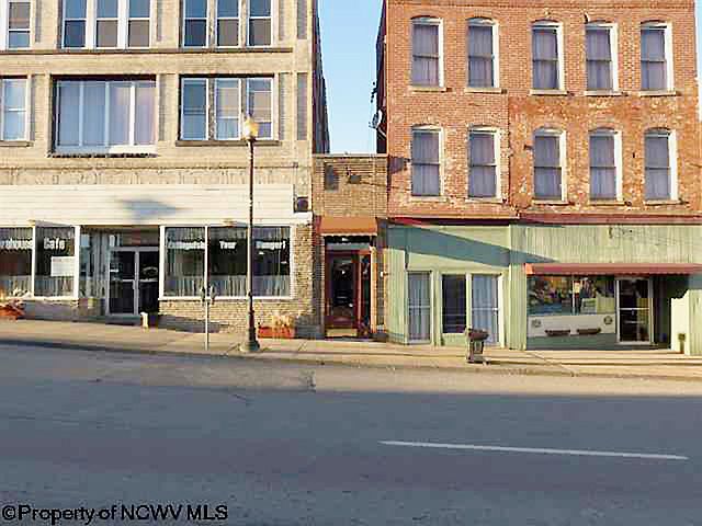 2nd image of 323 1/2 Adams St