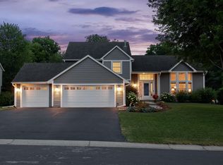 692 Oxford Rd, Eagan, MN 55123