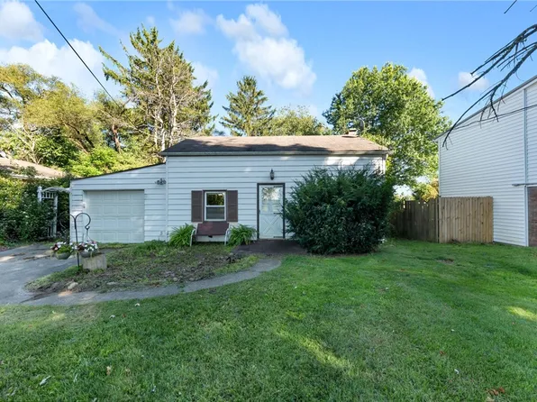 230 Center Grange Rd, Aliquippa, PA 15001