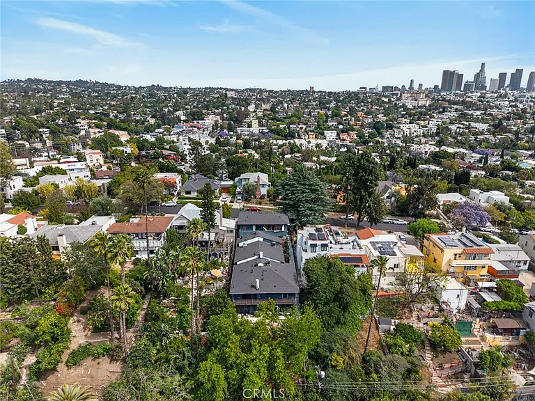 901 Micheltorena St — Photo 42