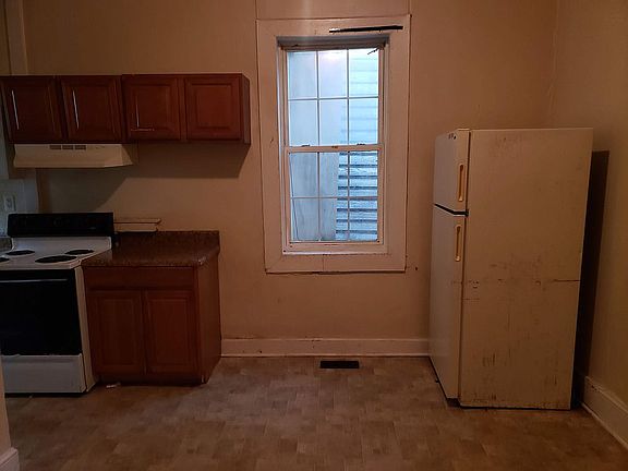 4th image of 106 Walkover St