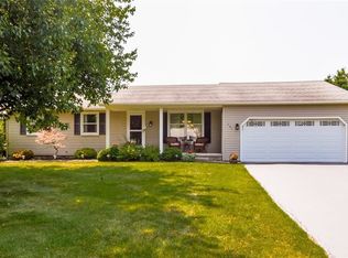 131 Sweet Acres Dr, Rochester, NY 14612