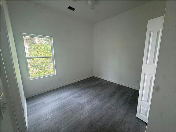 4th image of 6895 Magnolia St
