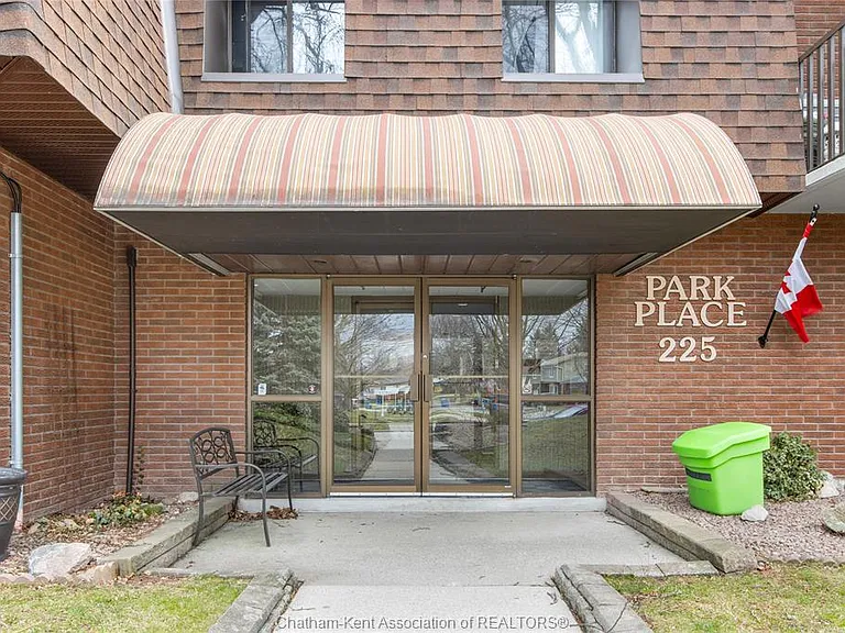 225 Campus Pkwy #117 — Photo 27