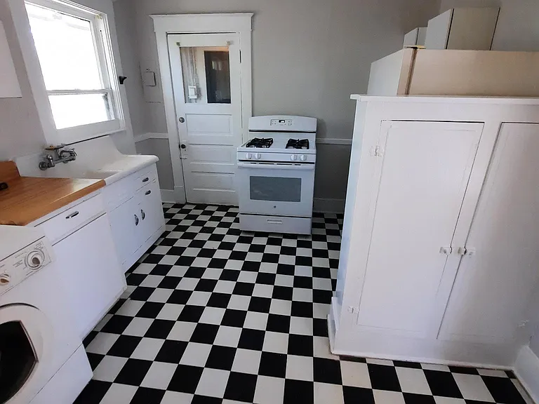 17 S Evergreen St #2 — Photo 5