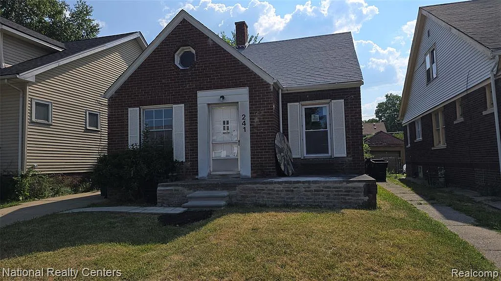 3 bed, 1.5 bath, 1087 sqft, $1,800 — Photo 1