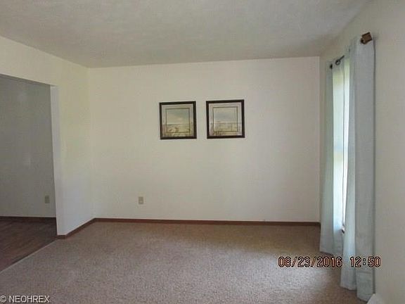 3rd image of 921 Nob Hill Dr