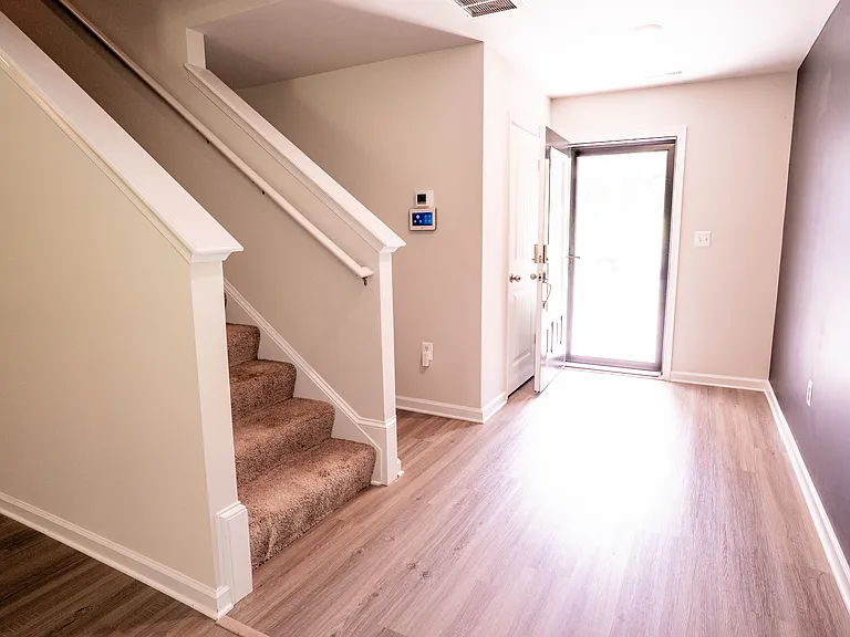 2814 Meadowview Blvd — Photo 4