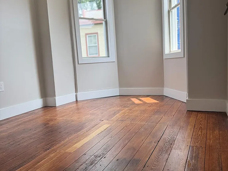 2339 E Fletcher St — Photo 8