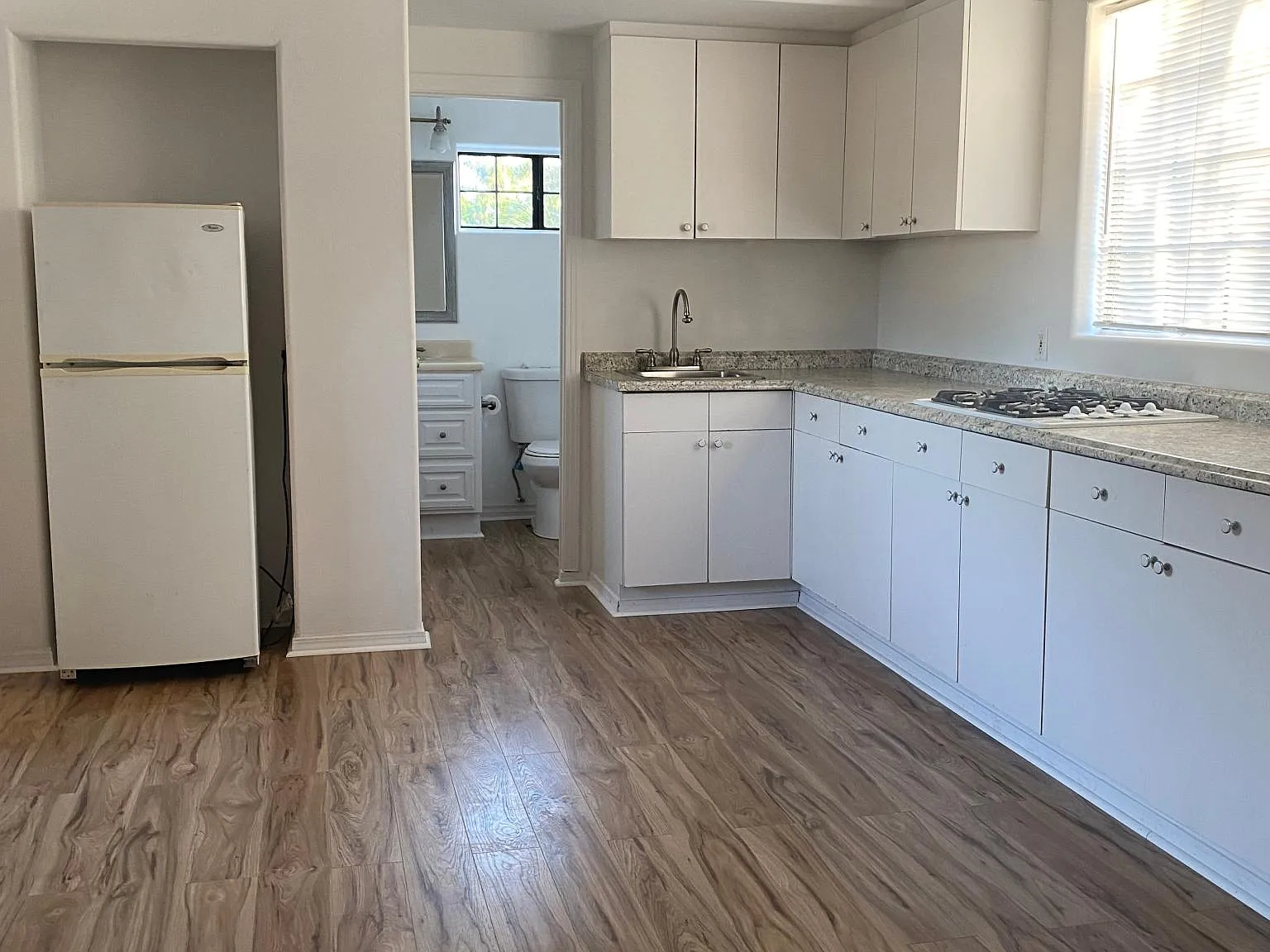 Studio, 460 sqft, $1,950 — Photo 2
