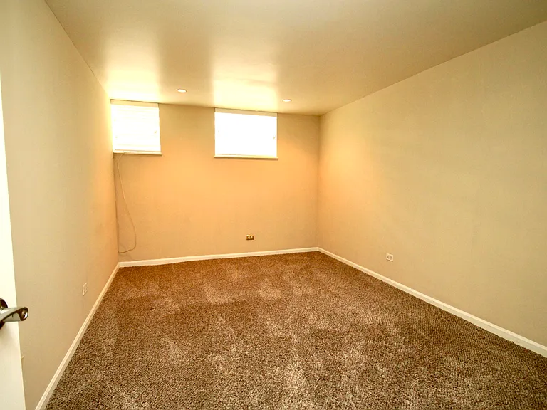 2219 N Clifton Ave #1W — Photo 17