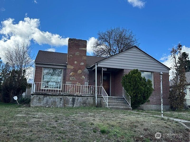 2nd image of 4811 N Lincoln Street