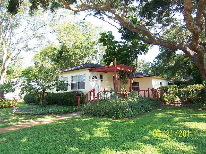 1st image of 227 35th Ave NE