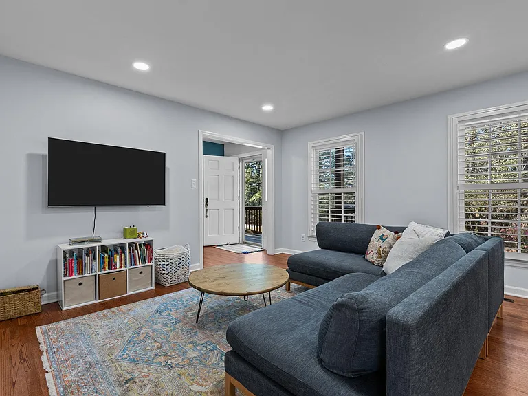 1105 N Glenwood Trl — Photo 8