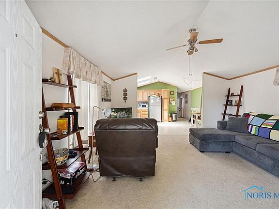 4th image of 14900 County Road H #100